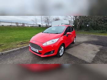 Used Ford Fiesta 2015 for sale - 77799899: Photo