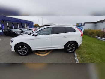 Used Volvo XC60 2015 for sale - 76112125: Photo 2