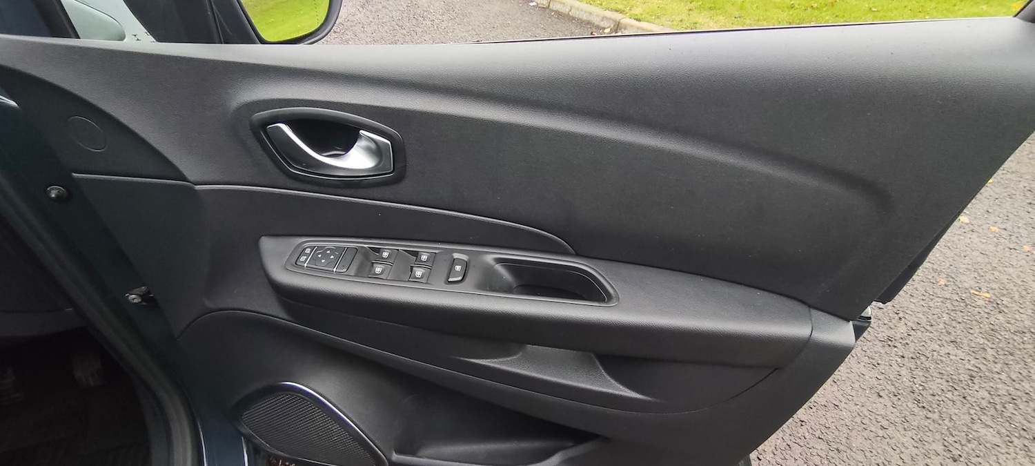 Used Renault Captur 2018 for sale - 76623780: Photo 10