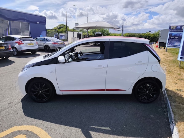 Used Toyota AYGO 2017 for sale - 74714877: Photo 2