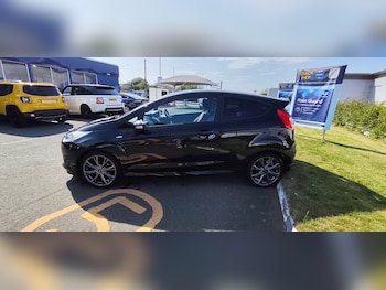 Used Ford Fiesta 2017 for sale - 75565651: Photo