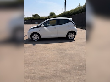Used Toyota AYGO 2016 for sale - 79207342: Photo