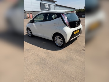 Used Toyota AYGO 2016 for sale - 79207342: Photo