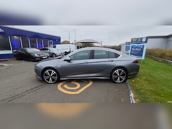 Used Vauxhall Insignia 2018 for sale - 76203666: Photo 2