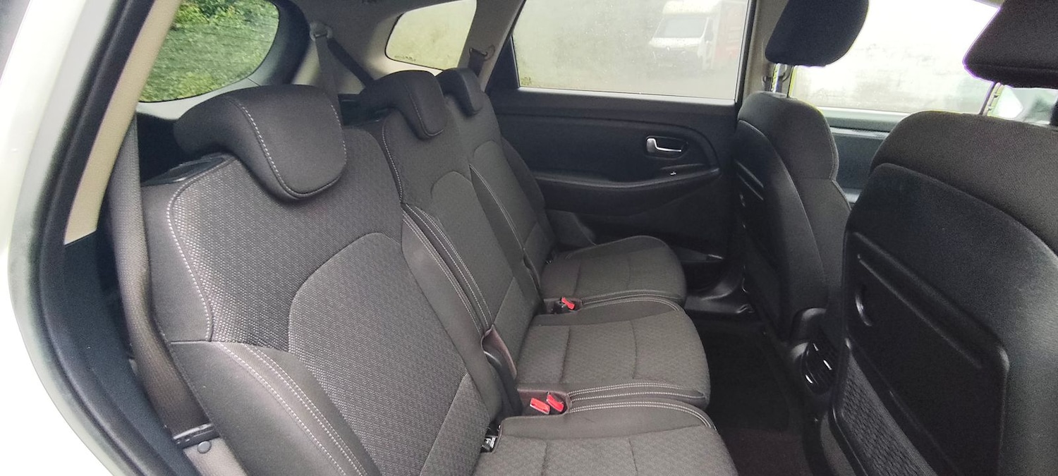 Used Kia Carens 2017 for sale - 77673970: Photo 13