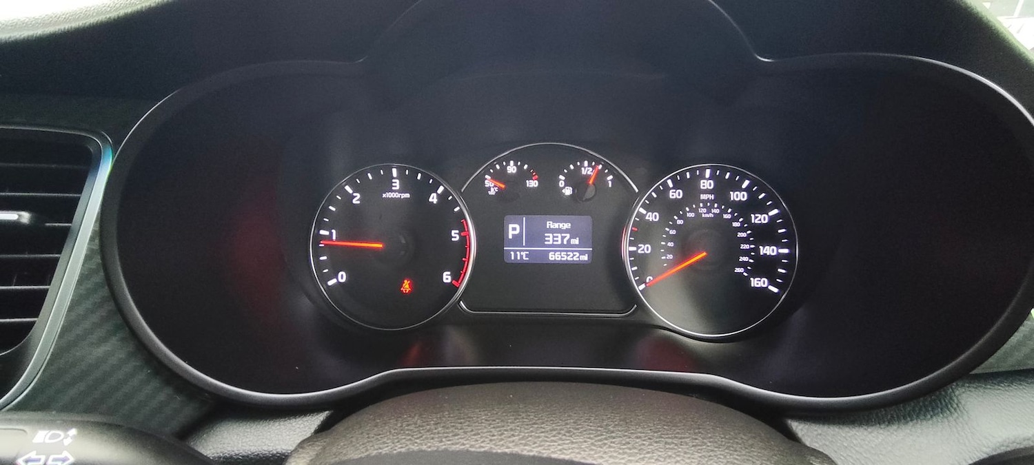 Used Kia Carens 2017 for sale - 77673970: Photo 15