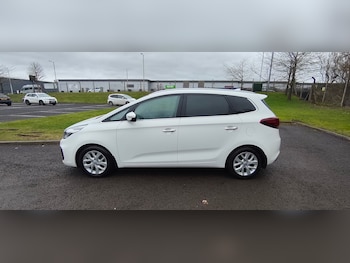 Used Kia Carens 2017 for sale - 77673970: Photo