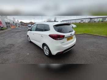 Used Kia Carens 2017 for sale - 77673970: Photo