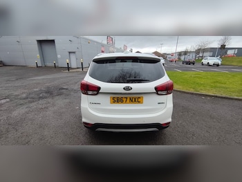 Used Kia Carens 2017 for sale - 77673970: Photo