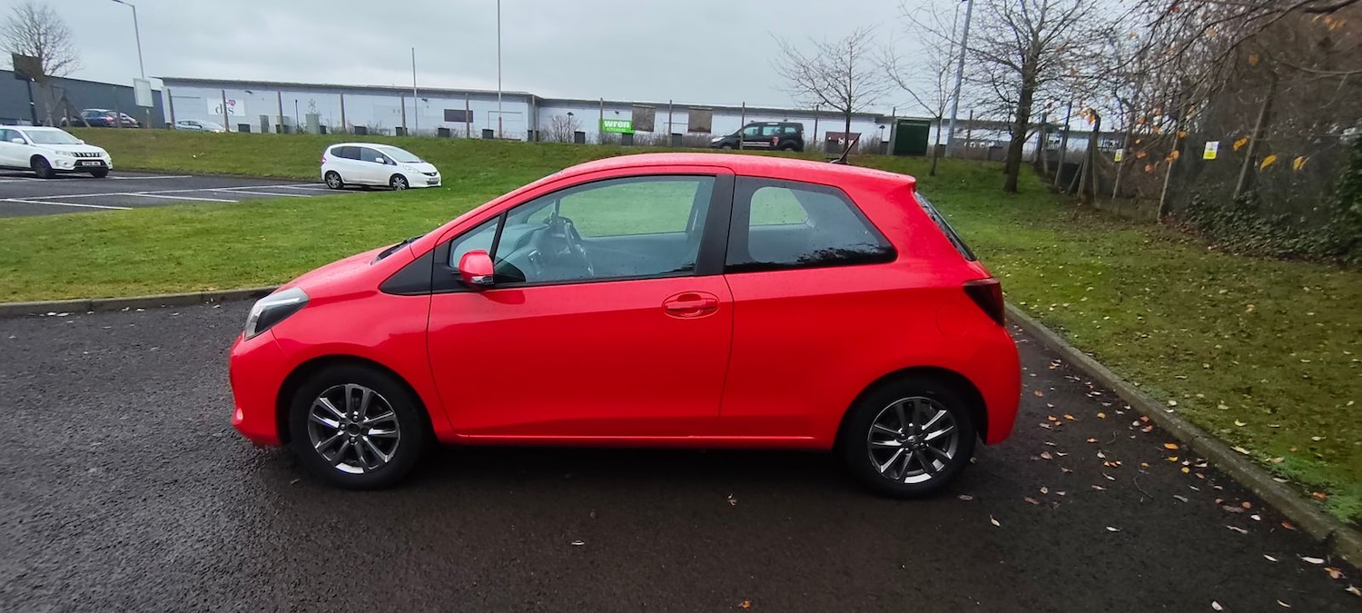 Used Toyota Yaris 2015 for sale - 76826855: Photo 2