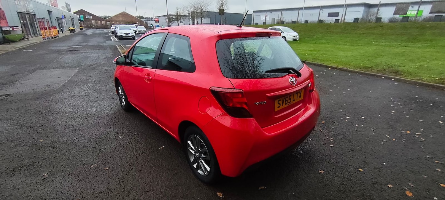 Used Toyota Yaris 2015 for sale - 76826855: Photo 3