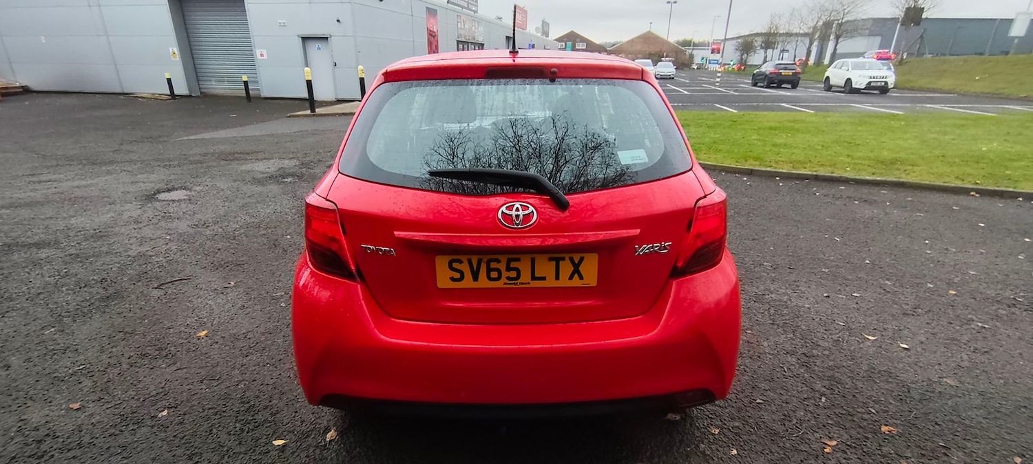 Used Toyota Yaris 2015 for sale - 76826855: Photo 4
