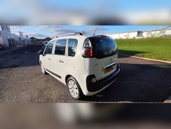 Used Citroen C3 Picasso 2017 for sale - 77771406: Photo
