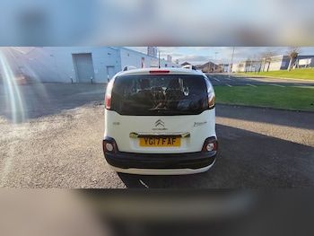 Used Citroen C3 Picasso 2017 for sale - 77771406: Photo