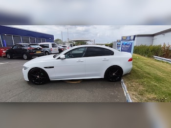 Used Jaguar XE 2016 for sale - 75495442: Photo