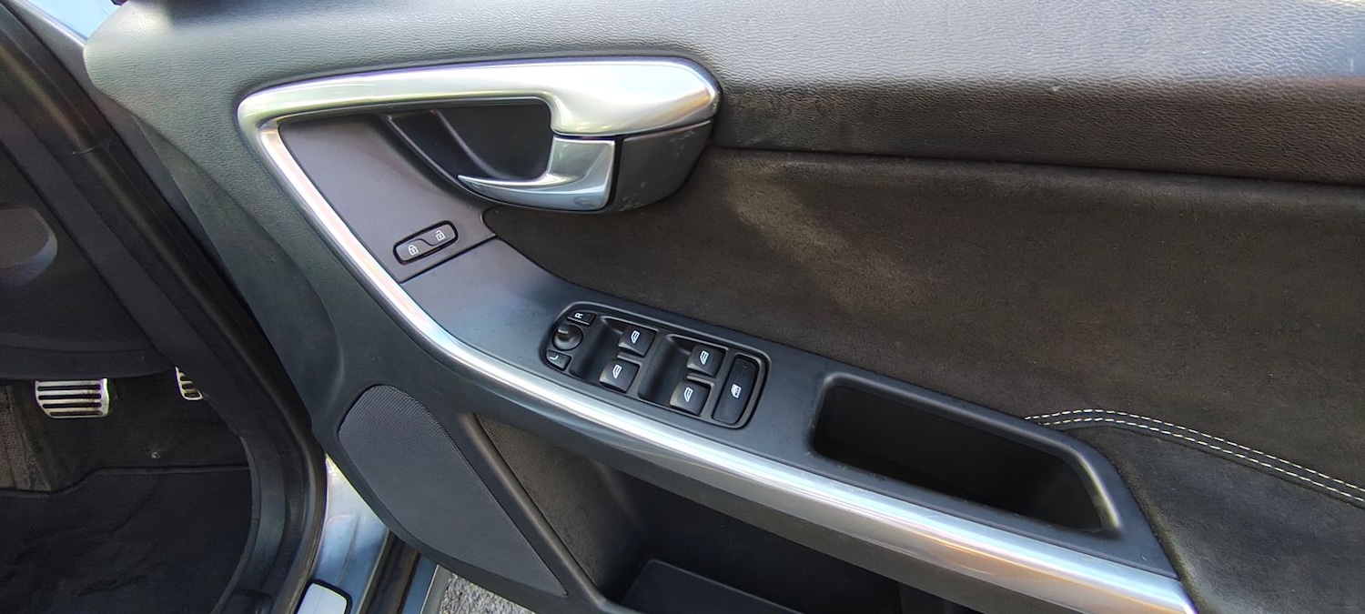 Used Volvo XC60 2017 for sale - 76086567: Photo 10