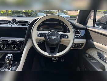Used Bentley Bentayga 2022 for sale - 75999400: Photo