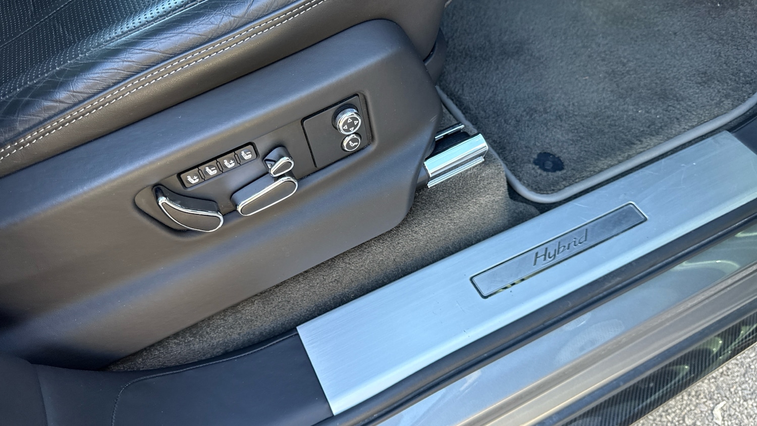 Used Bentley Bentayga 2022 for sale - 77189171: Photo 18