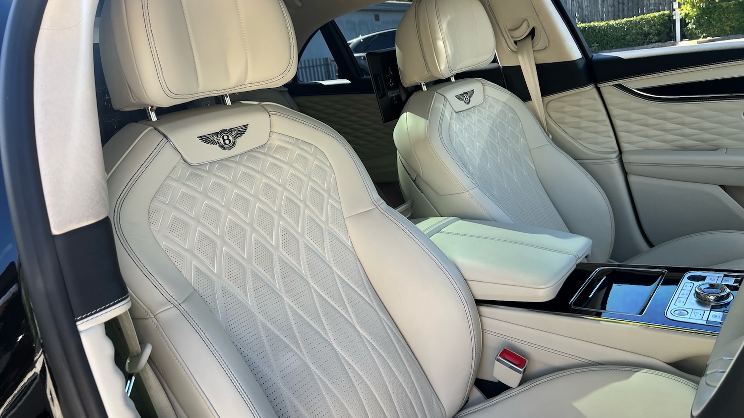 Used Bentley Flying Spur 2023 for sale - 76482776: Photo 22