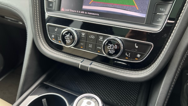 Used Bentley Bentayga 2018 for sale - 76237315: Photo 25