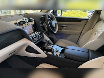 Used Bentley Bentayga 2026 for sale - 79359611: Photo
