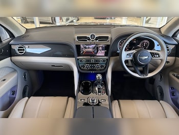 Used Bentley Bentayga 2026 for sale - 79359611: Photo