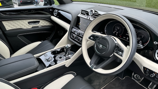 Used Bentley Bentayga 2022 for sale - 76267639: Photo 14