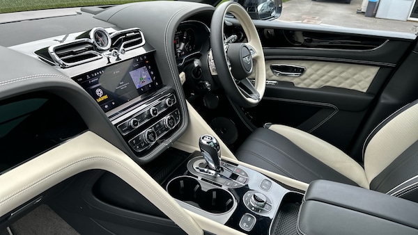Used Bentley Bentayga 2022 for sale - 76267639: Photo 2