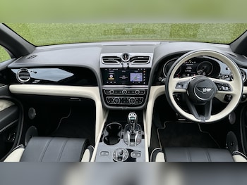 Used Bentley Bentayga 2022 for sale - 76267639: Photo