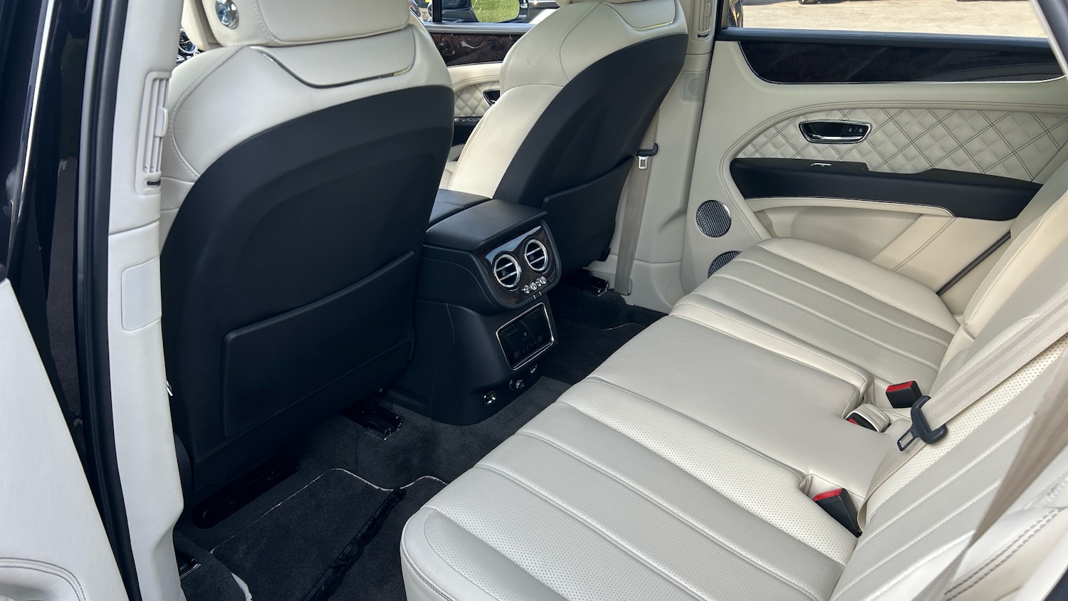 Used Bentley Bentayga 2020 for sale - 77288877: Photo 15