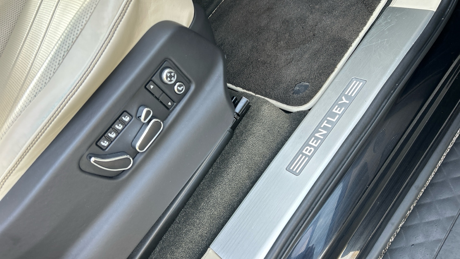 Used Bentley Bentayga 2020 for sale - 77288877: Photo 19