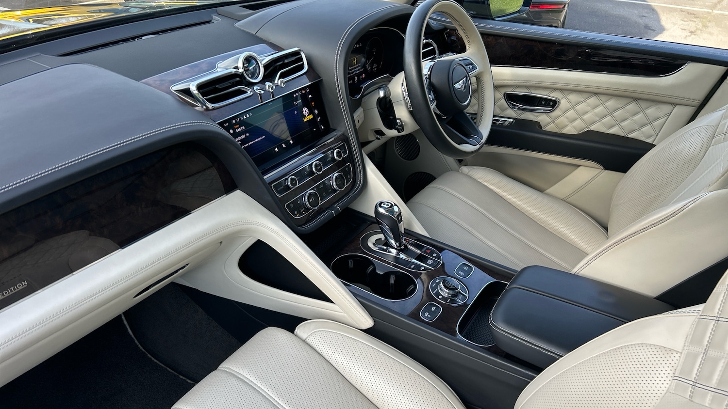 Used Bentley Bentayga 2020 for sale - 77288877: Photo 2