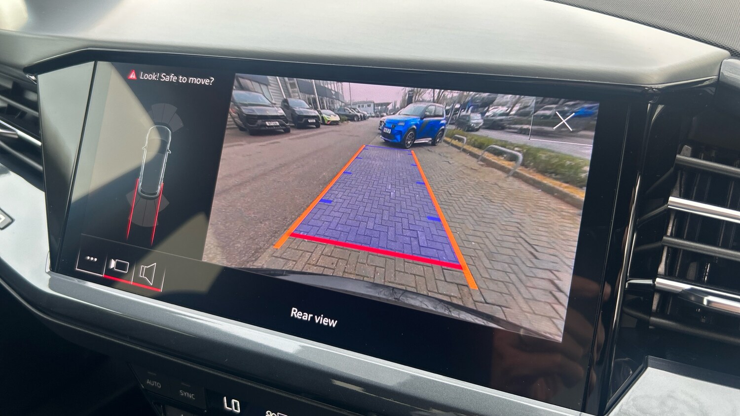 Used Audi Q4 e-tron 2023 for sale - 77572560: Photo 21