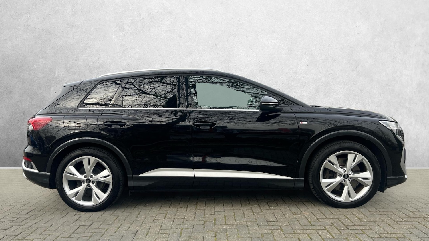 Used Audi Q4 e-tron 2023 for sale - 77572560: Photo 3