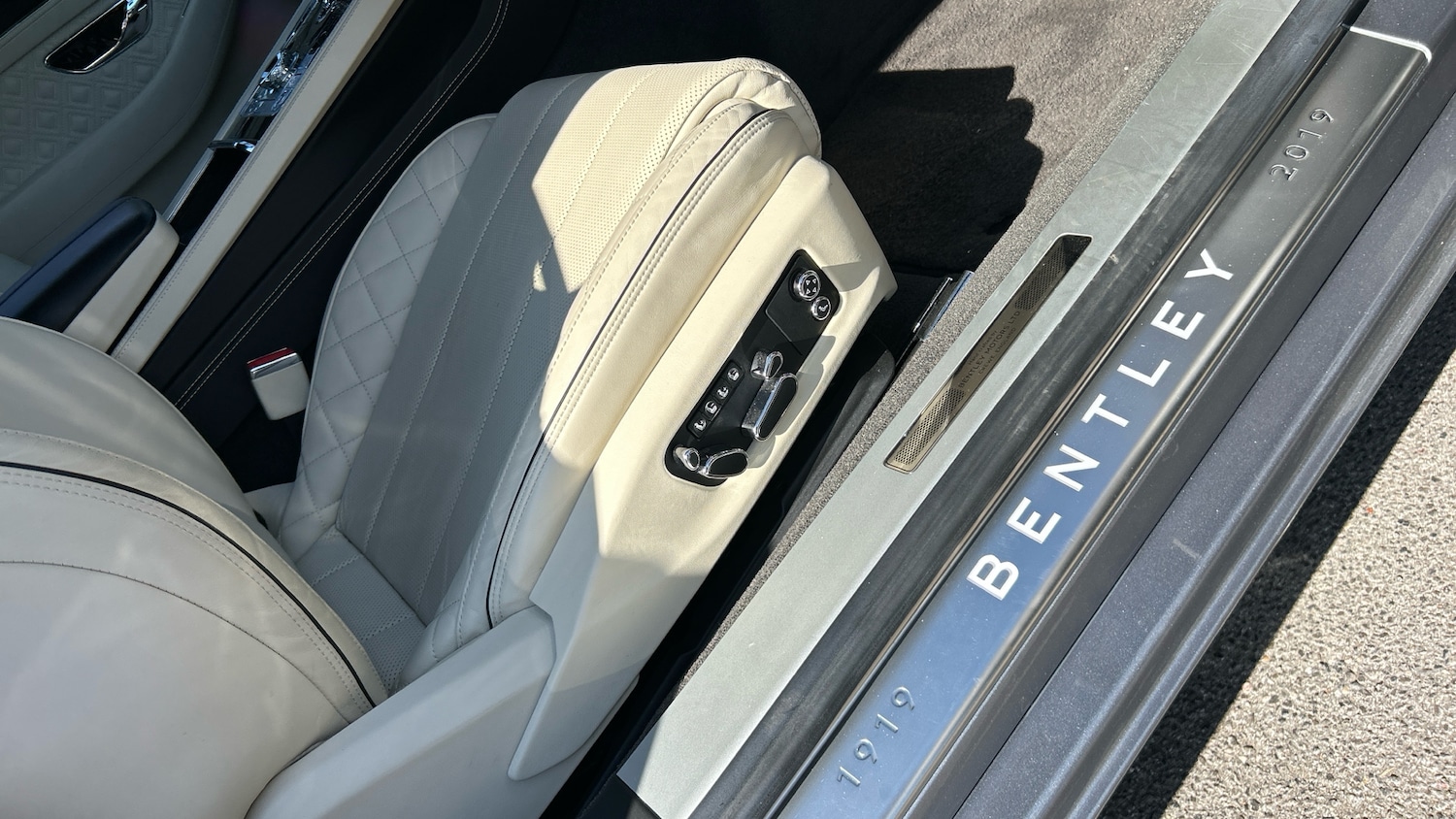 Used Bentley Continental 2019 for sale - 76536400: Photo 19