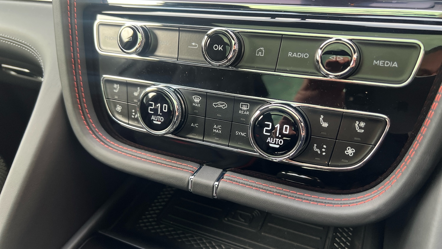 Used Bentley Bentayga 2025 for sale - 76470937: Photo 25