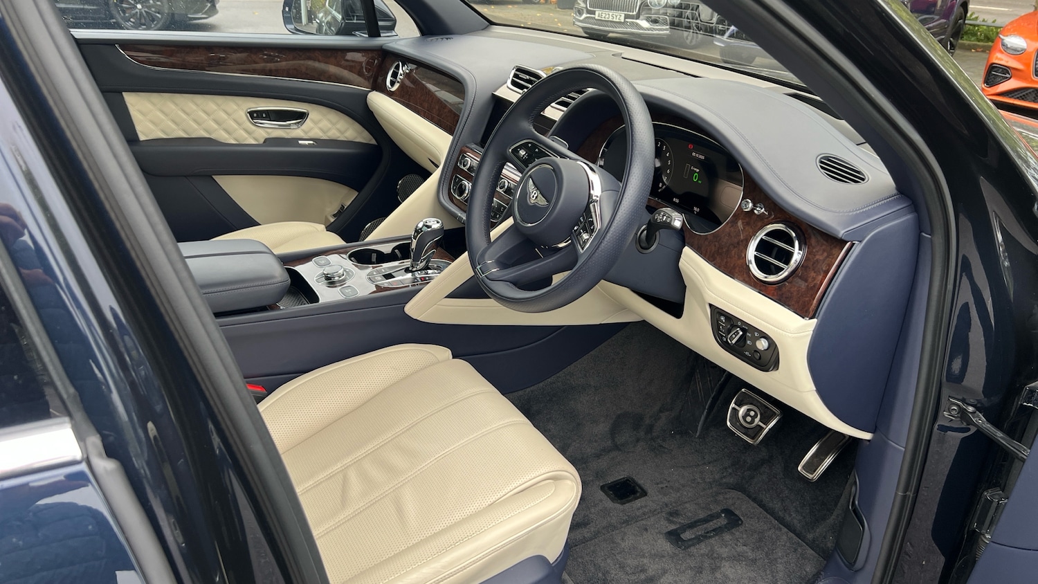 Used Bentley Bentayga 2023 for sale - 76134379: Photo 14