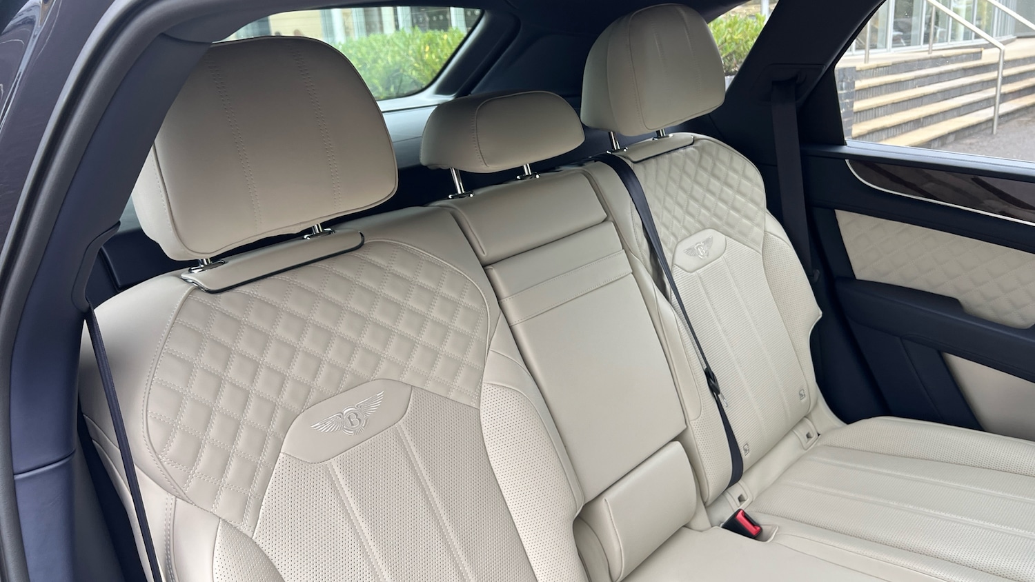 Used Bentley Bentayga 2023 for sale - 76134379: Photo 18