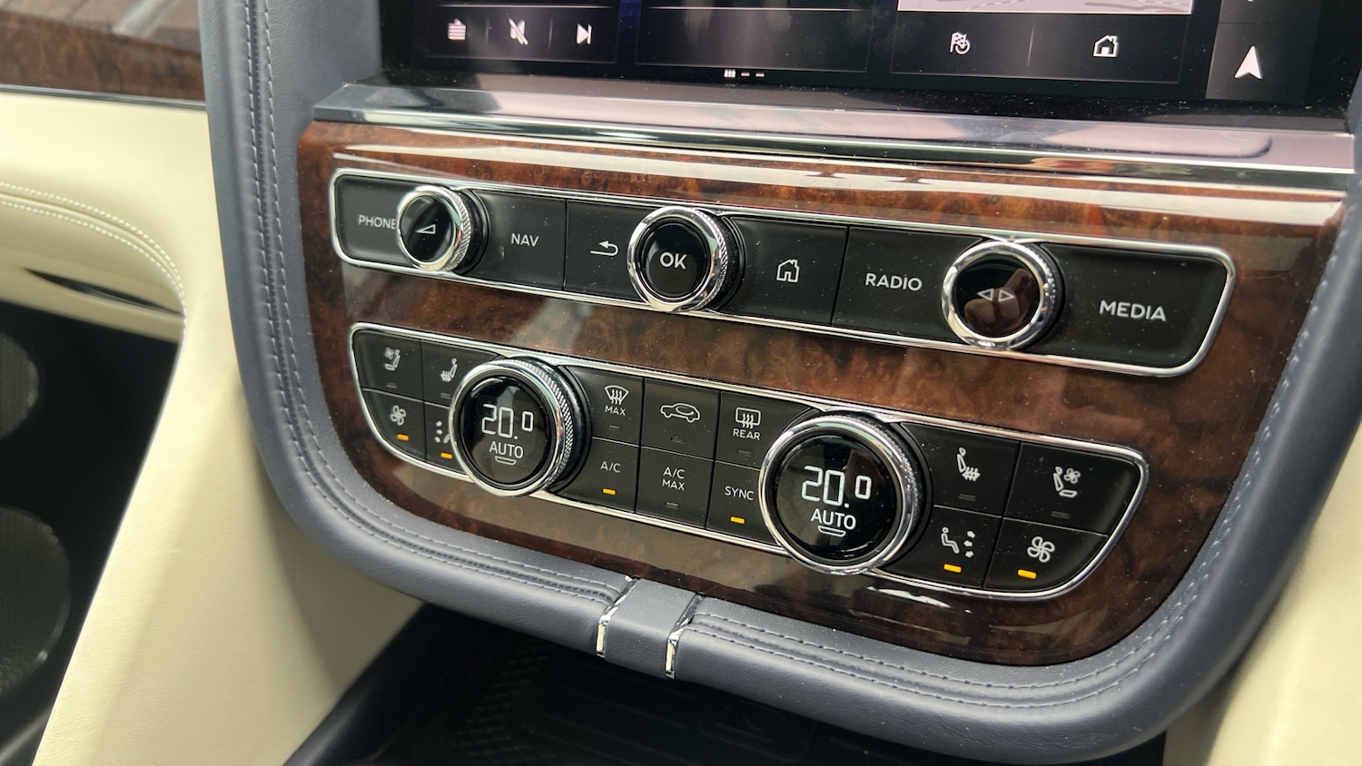 Used Bentley Bentayga 2023 for sale - 76134379: Photo 25