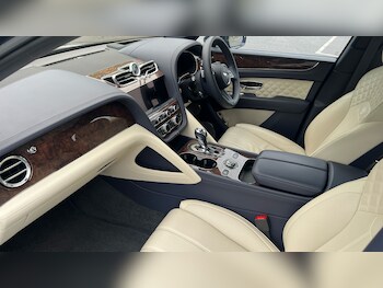 Used Bentley Bentayga 2023 for sale - 76134379: Photo
