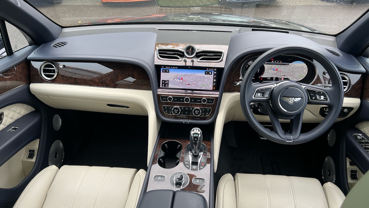 Used Bentley Bentayga 2023 for sale - 76134379: Photo 4