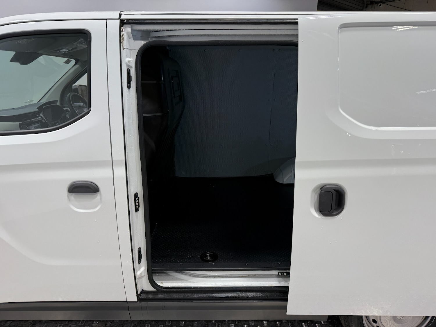 Used Maxus eDeliver 3 2022 for sale - 75471031: Photo 16