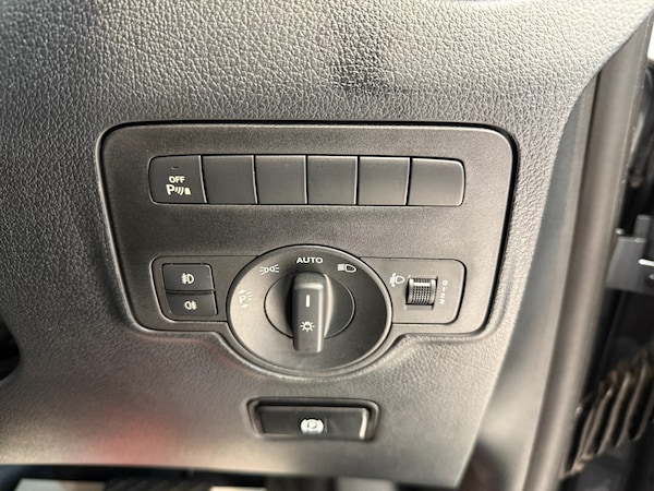 Used Mercedes-Benz Vito 2023 for sale - 75471019: Photo 16