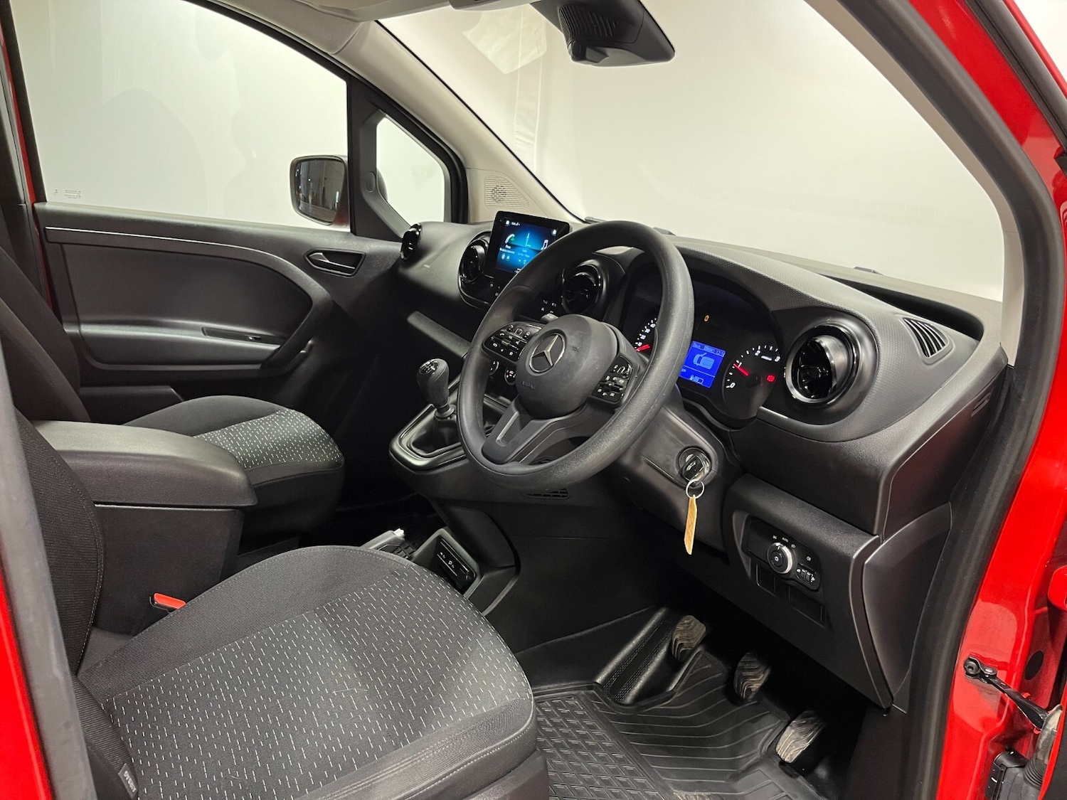Used Mercedes-Benz Citan 2024 for sale - 76372860: Photo 4