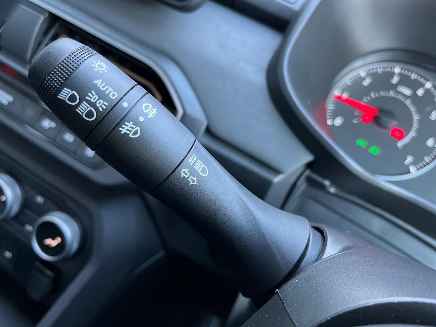 Used Dacia Sandero Stepway 2024 for sale - 76605581: Photo 29