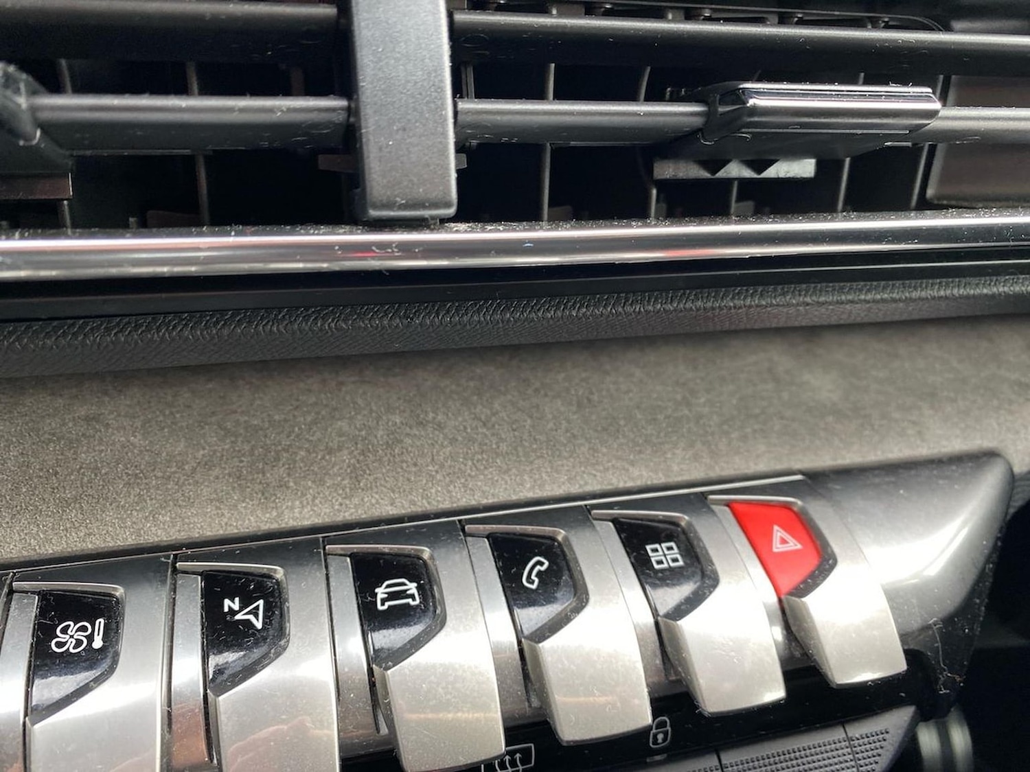 Used Peugeot 3008 2021 for sale - 76627981: Photo 22