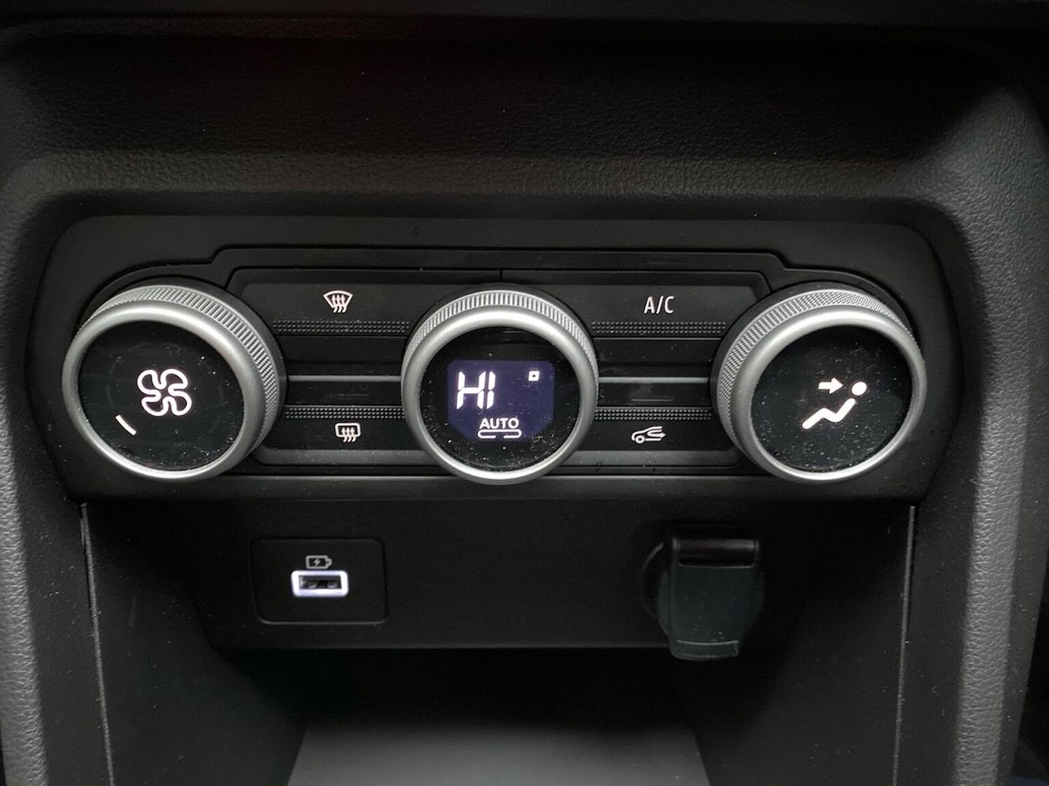 Used Dacia Sandero Stepway 2023 for sale - 76471001: Photo 12