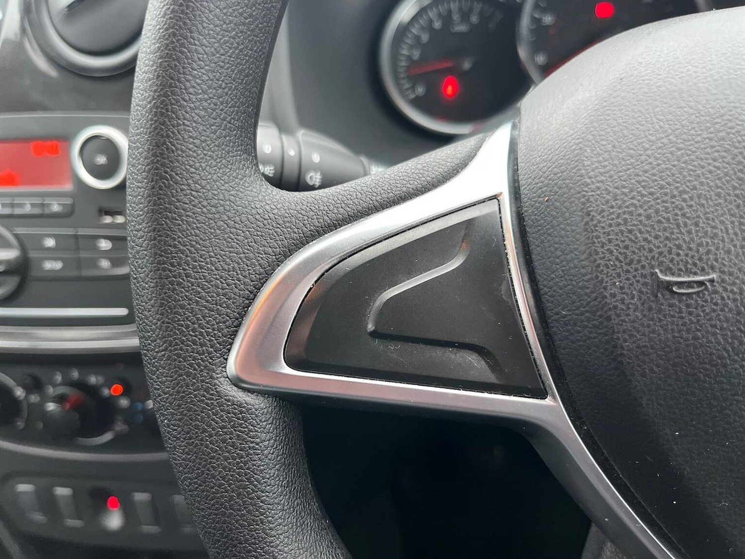 Used Dacia Sandero 2018 for sale - 76821676: Photo 27