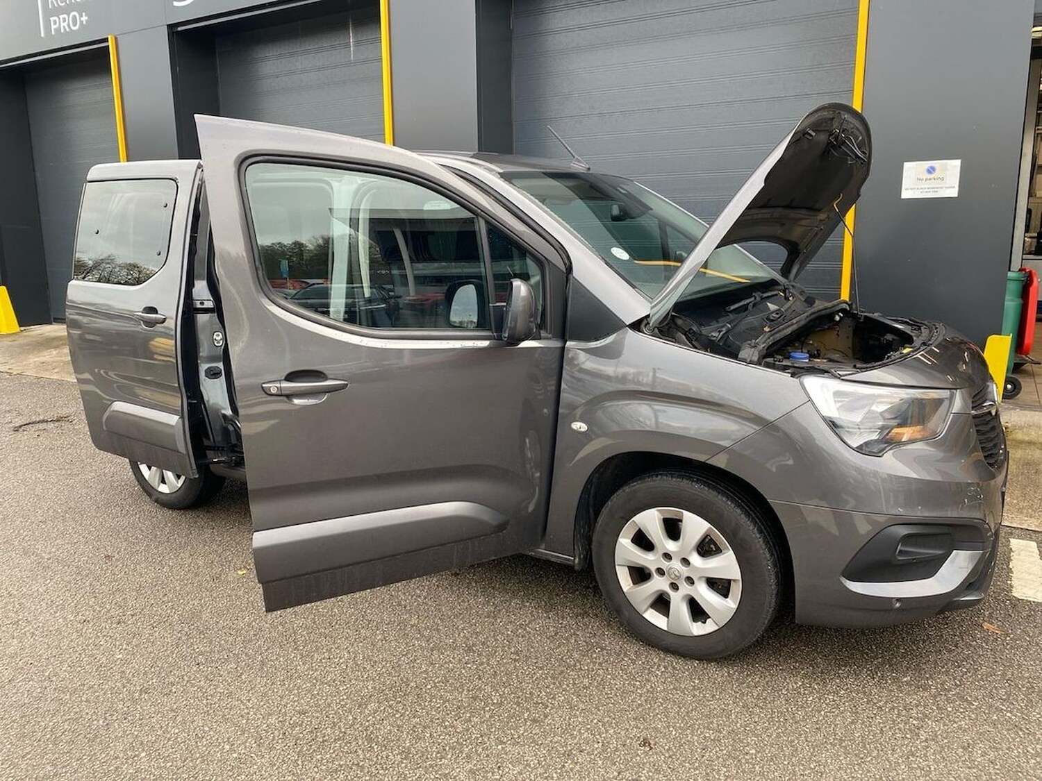 Used Vauxhall Combo Life 2020 for sale - 76837149: Photo 40