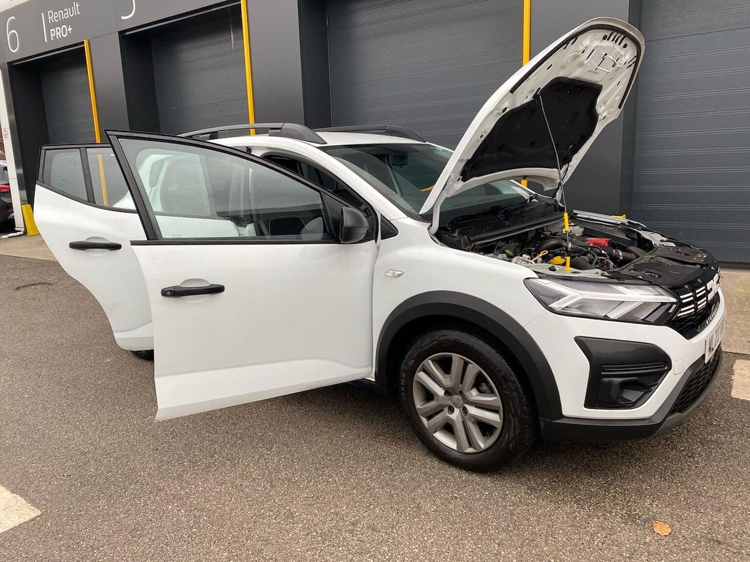 Used Dacia Sandero Stepway 2023 for sale - 77802148: Photo 38